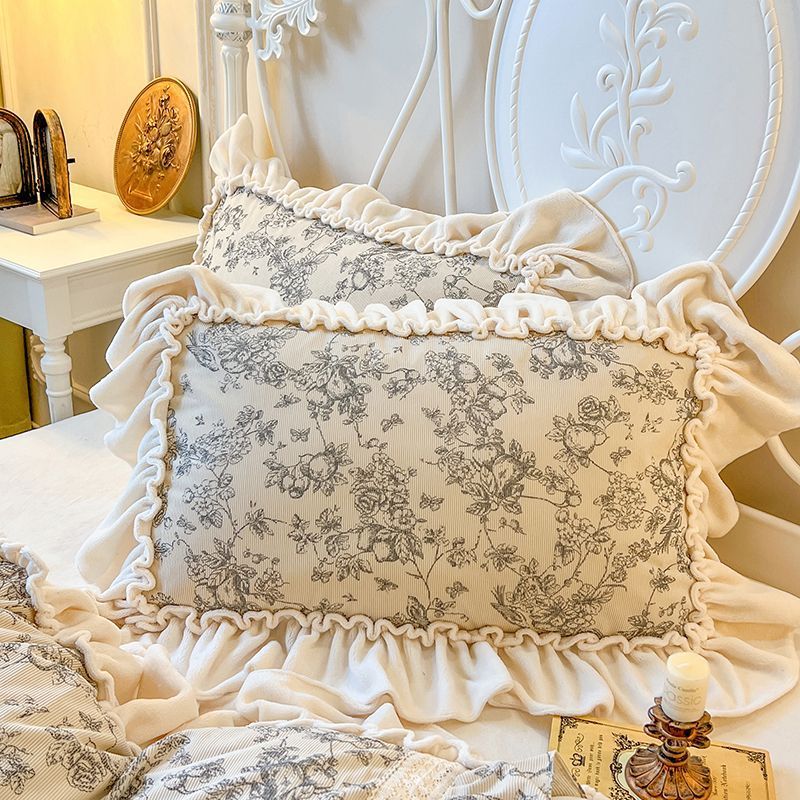 Winter Milk Velvet French Style Plush Pillowcase 48x74cm Pair Of 2 Wrinkled Lace Pillow Cover_voghion.com