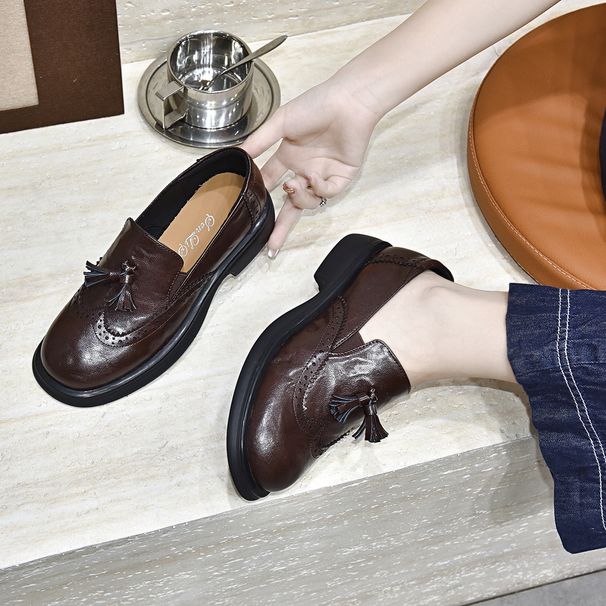 Malé kožené boty, podzim a zima 2025, britský styl, brogue, vyřezávané střapce, ploché boty, pro všechna roční období_voghion.com