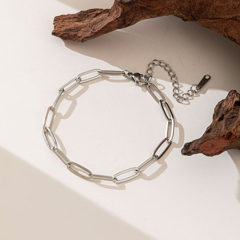 Gold Thin Choker Simple Minimalist Chain Layered Short Titanium Steel Necklace Niche Design Versatile_voghion.com