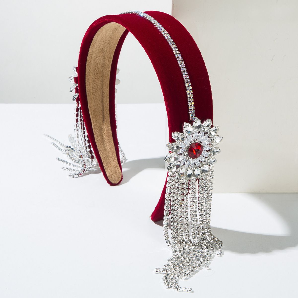 Stile coreano alla moda velluto di alta qualità leggero di lusso per le donne con nappe di diamanti in vetro, temperamento scintillante,_voghion.com