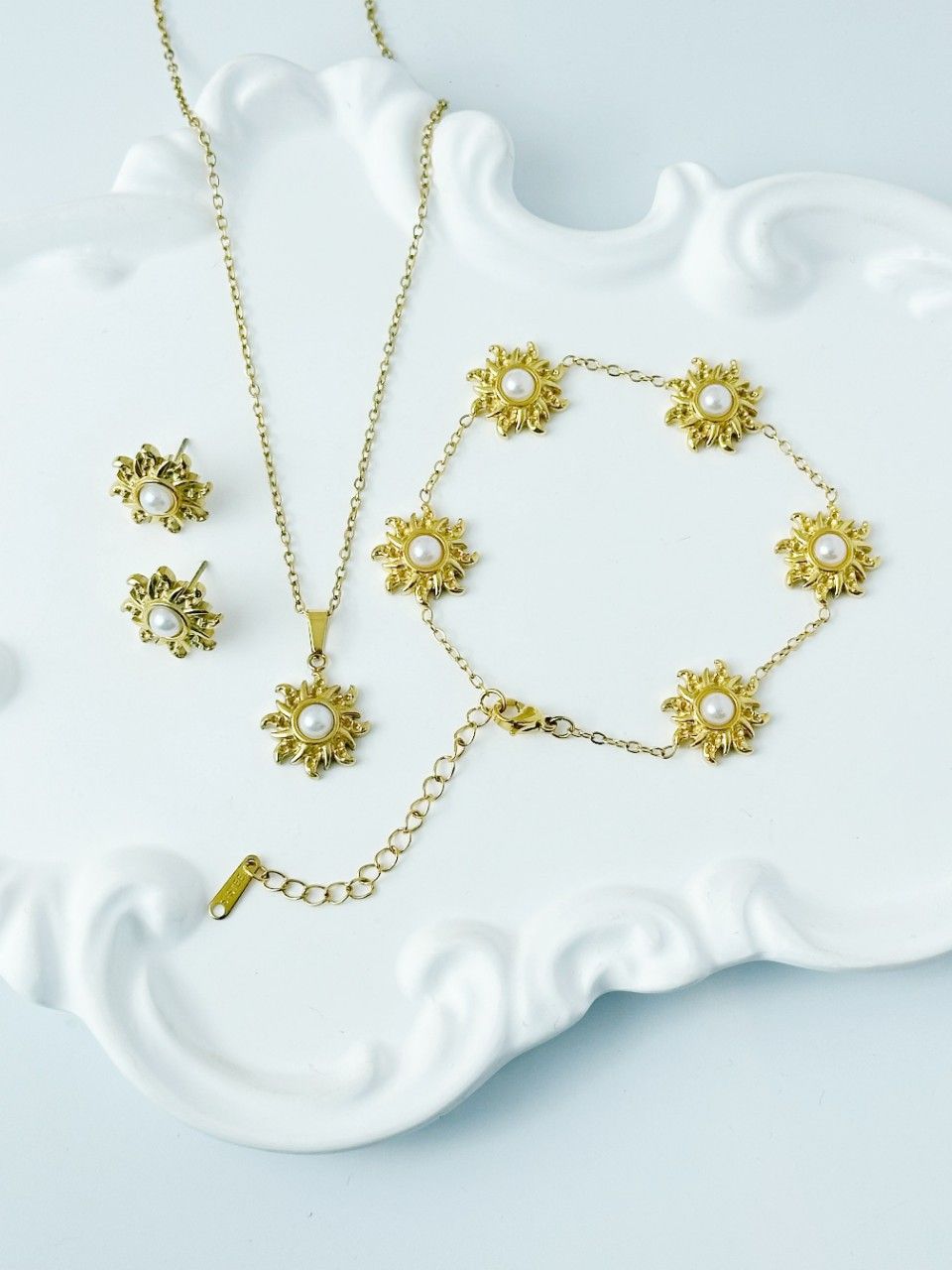 Set di orecchini con ciondolo a forma di girasole, collana di perle, bracciale e orecchini in titanio di alta qualità, nuovo e alla moda, per donna, versatile_voghion.com