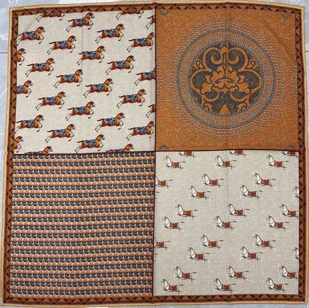 Sciarpa in lana e seta versatile di alta qualità, autunno inverno, 85 quadrati, in vero pony di gelso_voghion.com