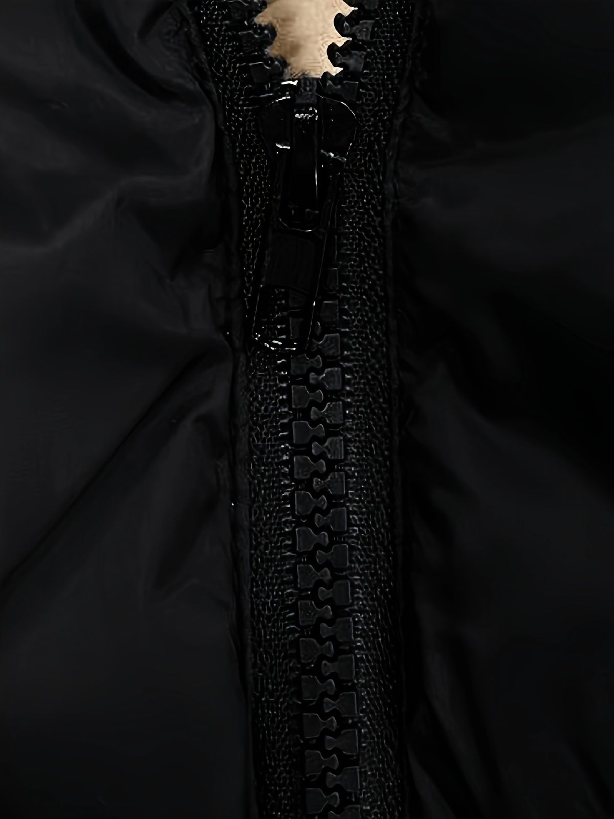 Abbigliamento da donna Gilet con cappuccio, coulisse, tasca obliqua e cerniera francese_voghion.com