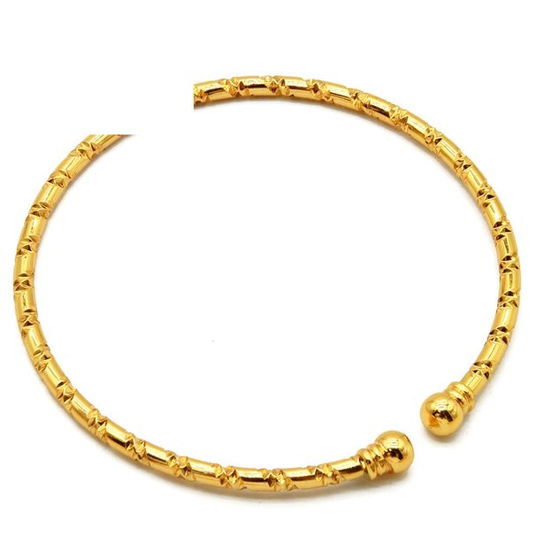 Rajat ylittävä Dubain morsiamen kullattu naisten hääkellolehtiriipus rannekorukorujen tukkumyynti_voghion.com