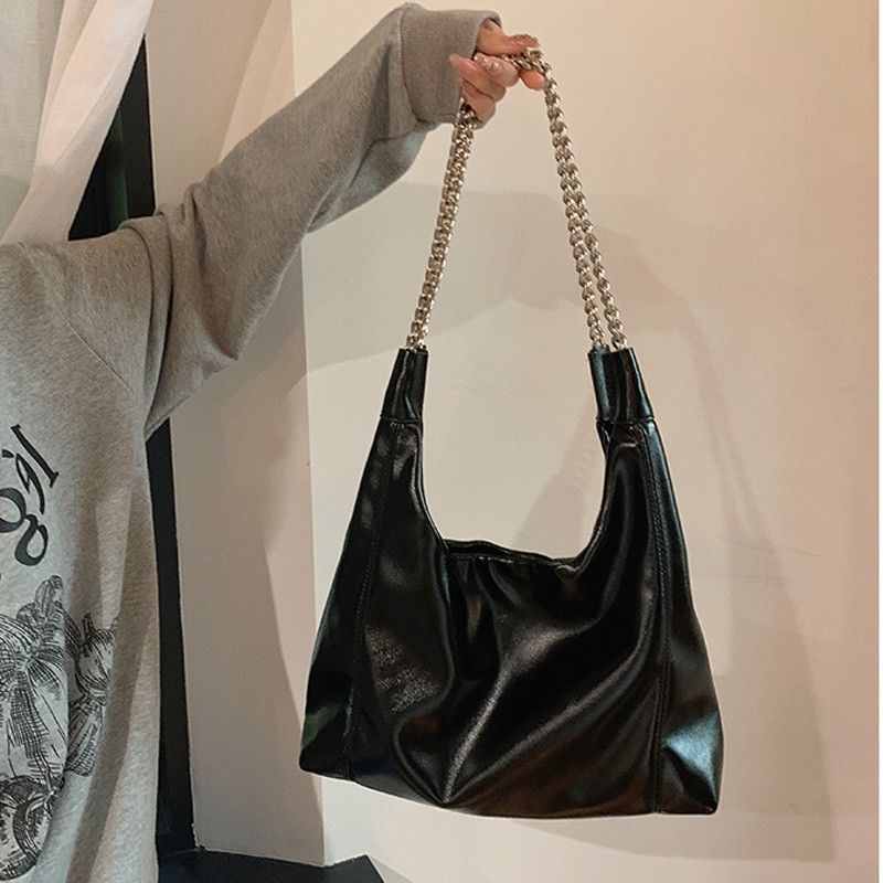 Borsa tote in morbida pelle stile pigro 2023 Primavera ed estate Nuova borsa a tracolla di fascia alta alla moda Borsa hobo con catena per ascella_voghion.com