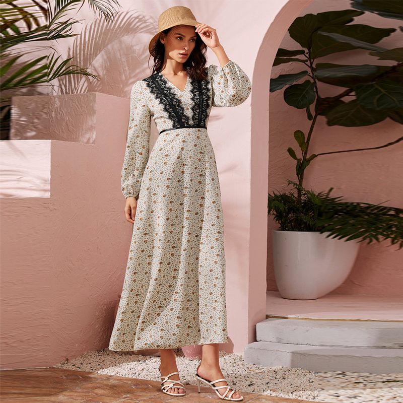 Damenbekleidung: Elegantes Spitzenkleid mit hoher Taille_voghion.com
