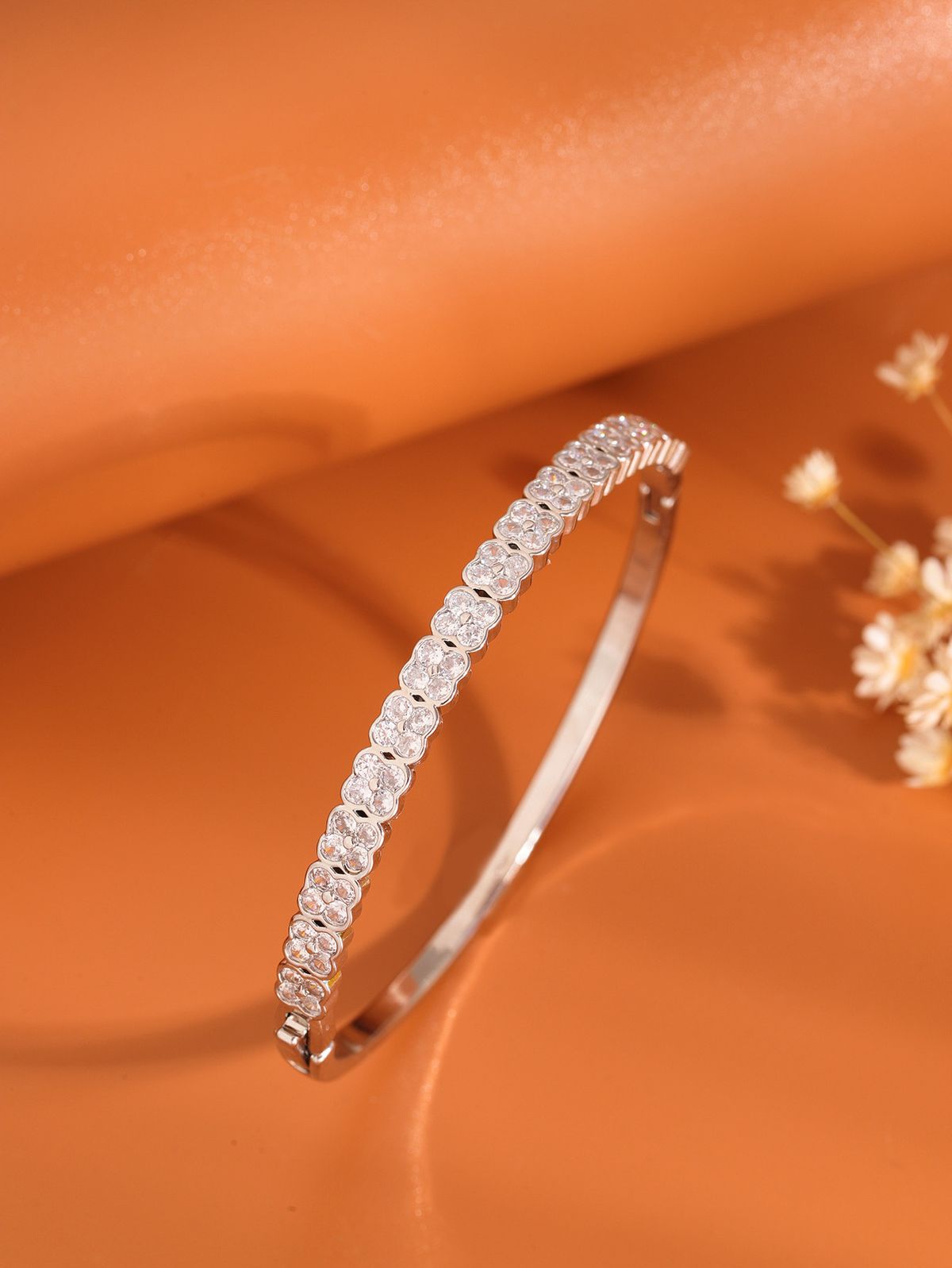 Braccialetto di alta qualità con stella gitana in zirconio pieno, leggero, di lusso, alla moda, versatile, popolare, da donna_voghion.com