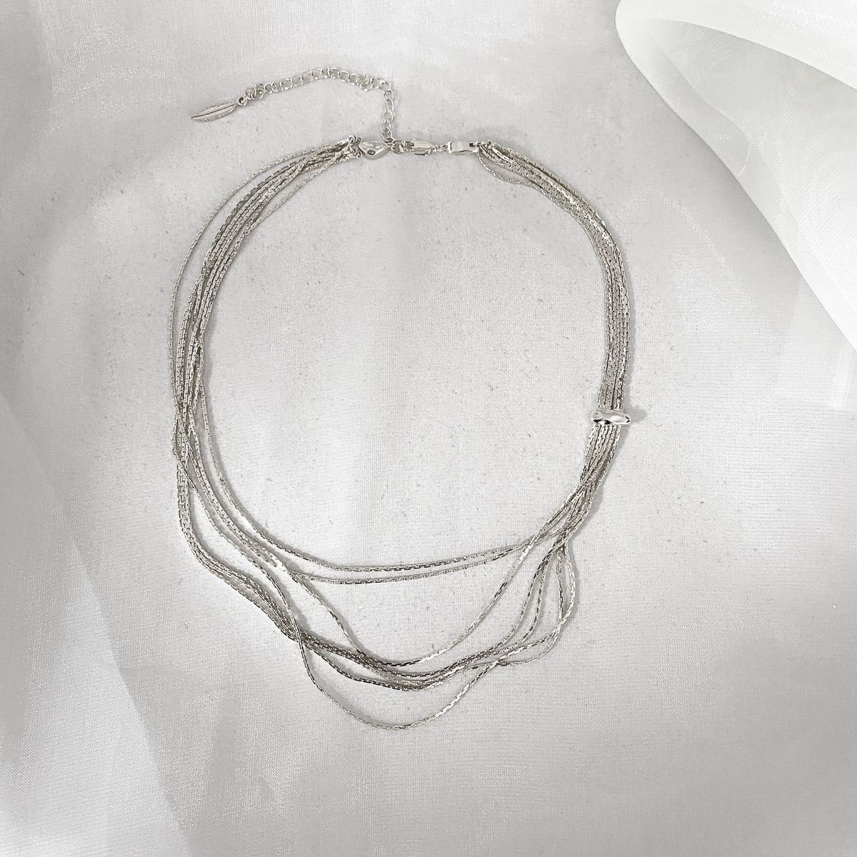 Collana da donna con catena in oro a più strati, a forma di serpente, in osso, design di nicchia francese, collana versatile di alta gamma e di lusso_voghion.com