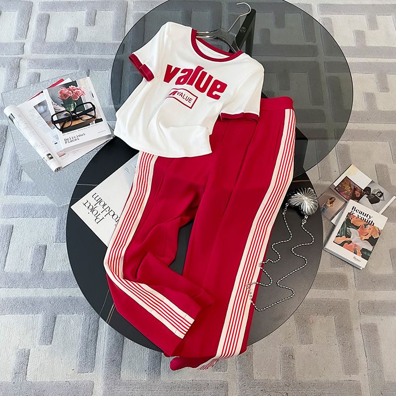 Damenbekleidung Rot Internet-Berühmtheit Straße lässig Sportanzug Damen Sommer tragen modische kurze Top-Design weite Beinhose zweiteiliger Anzug_voghion.com