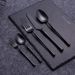 Posate nere opache da 5 pezzi - Cucina in argento con accenti dorati_voghion.com
