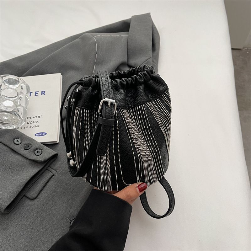 Mode quaste kordelzug eimer schulter tasche frauen 2023 sommer neue tägliche vielseitige pendeln textur umhängetasche_voghion.com
