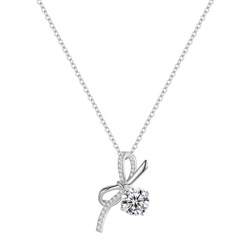 Collana Starlight Micro intarsiata con fiocco in argento sterling, ciondolo Moissanite da 1 carato di alta qualità e lusso leggero da donna_voghion.com