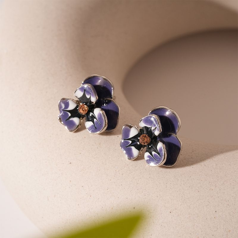 Boucles d'oreilles rétro en forme de petite goutte d'huile avec fleur incrustée de diamants de couleur assortie_voghion.com