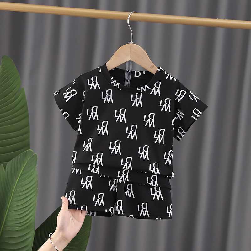 Kinderkleding Kinderjongens en -meisjes Babypakjes Zomer Nieuwe stijlvolle bedrukte jongenspakken Tweedelige pakken Kleine en middelgrote kinderen Knappe_voghion.com