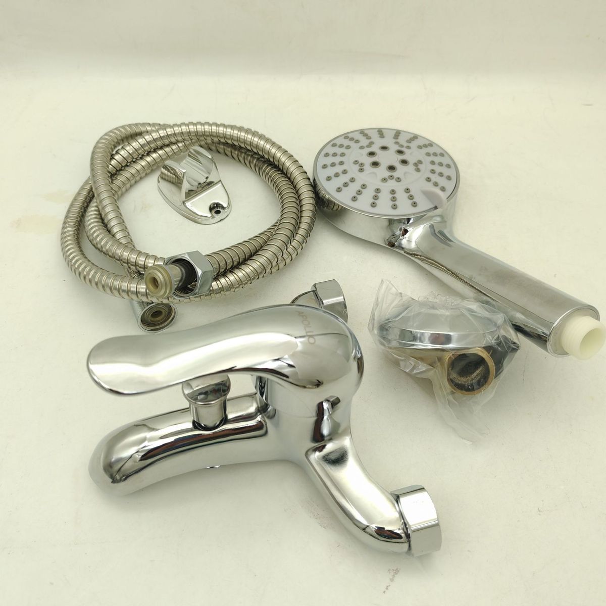 Hersteller Großhandel Dusche Wasserhahn Badezimmer Dusche Set Wasserhahn heiße und kalte Dusche Dreifach Wasserhahn_voghion.com