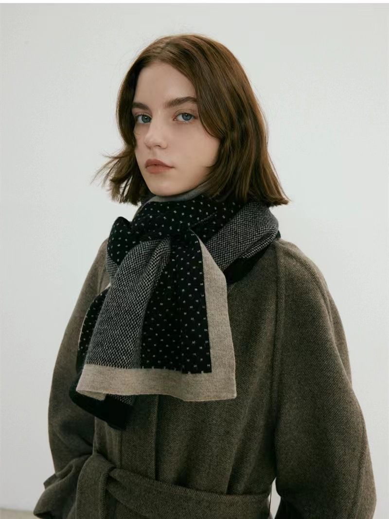 New Korean Niche Designer High-end Wave Point Dual Color Scarf For Autumn And Winter Warmth Jacquard Knitted Scarf For Women_voghion.com