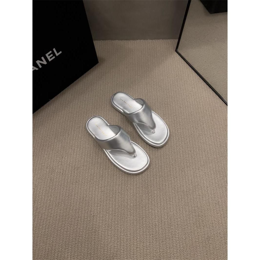 Strand-Flip-Flops für Damen im Freien, 2025 Sommer neue flache Unterseite Silber modische Internet berühmte Clip Toe_voghion.com