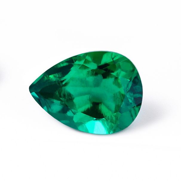 Synthetischer sambischer Smaragd, birnenförmiger Smaragd mit Watte, kultivierter Smaragd, blanker Stein_voghion.com