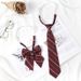 Abito JK Lazy No-Tie stile college giapponese a righe marrone da uomo uniforme accademica papillon rosso per donne coppie_voghion.com