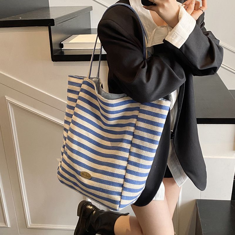 Dameskuldertasker En afslappet farveblokerende stribet tote-taske med en sød og afslappet stil, dobbeltsidet enkeltskuldertaske_voghion.com