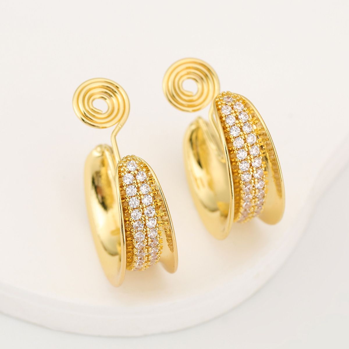 Ohrringe, robuste High-End-Ohrringe in C-Form mit übertriebenem Temperament, mit Diamanten besetzt, ohne Ohrlöcher, Nischendesign, Ring-Ohrclips, Ohrringe_voghion.com