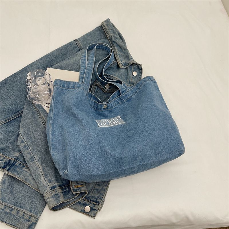 Borsa a tracolla singola in denim con monogramma ricamato e capiente_voghion.com
