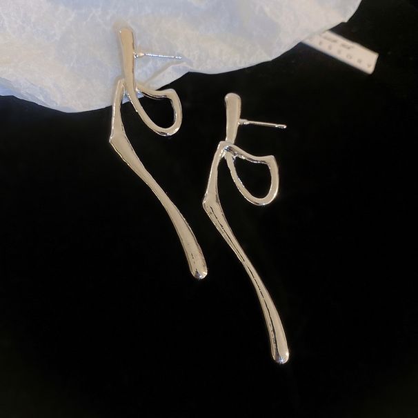 Kadınlar İçin Gümüş İğneli Metal Püskül, Abartılı Tasarım Anlayışı, Kişilik Moda Küpeleri_voghion.com