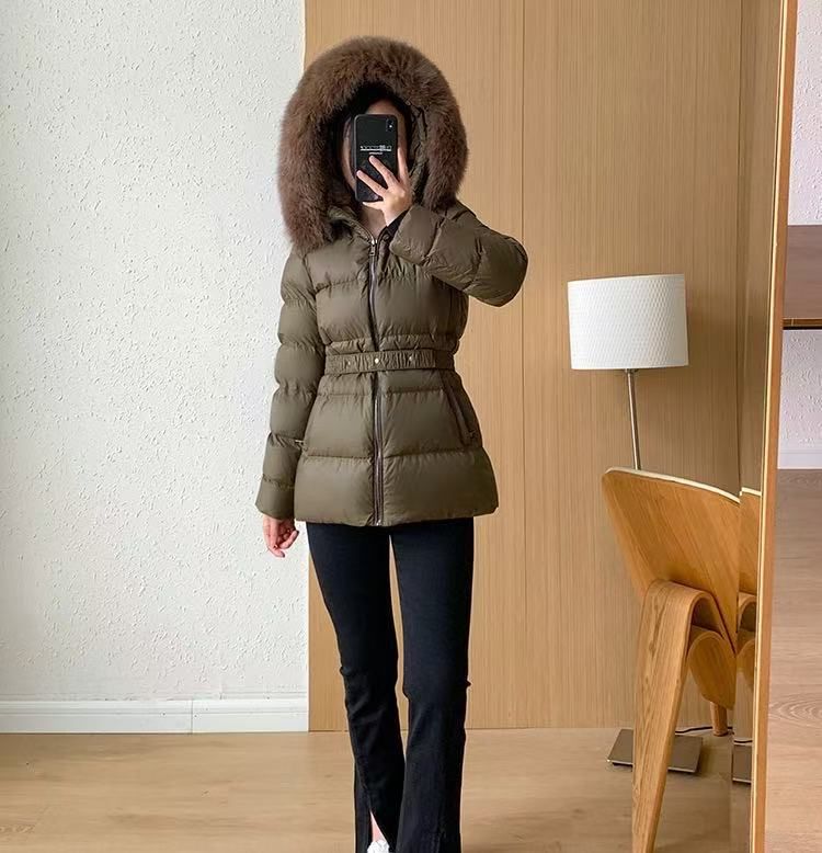 Women's Fox Fur Trim Short Down Jacket With Slim Fit & Waist Snatching Design, Lightweight Luxury White Duck Feather Coat_voghion.com