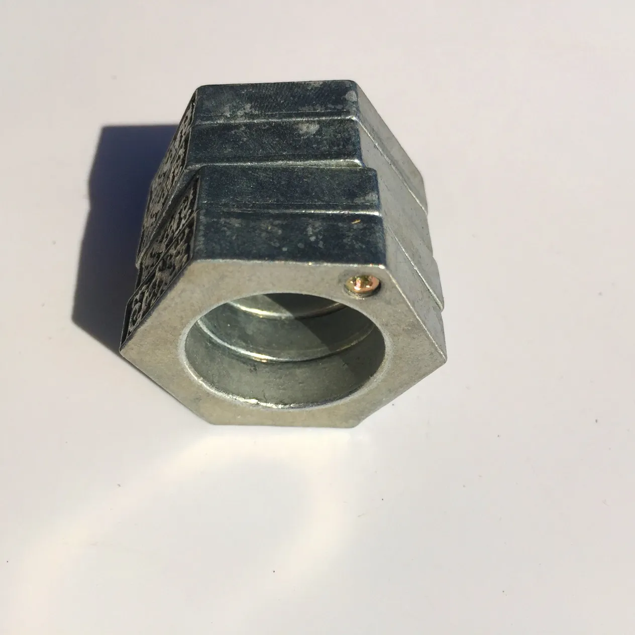 Clé ronde de personnalité d'usine, anneau hexagonal, clé carrée, jeu cool en plein air, auto-défense, brise-vitre d'urgence_voghion.com