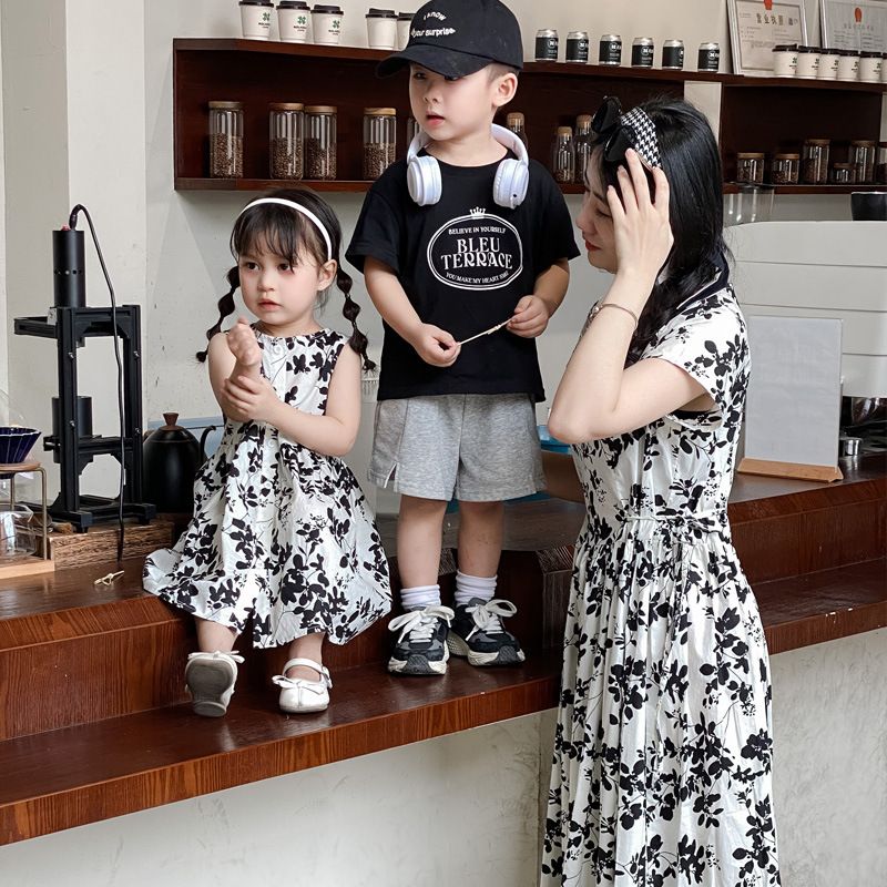 Mutter & Kinder Eltern-kind-kleid kurzarm 2024 sommer neue reine baumwolle coole Koreanische version von floral mutter und tochter kleid_voghion.com