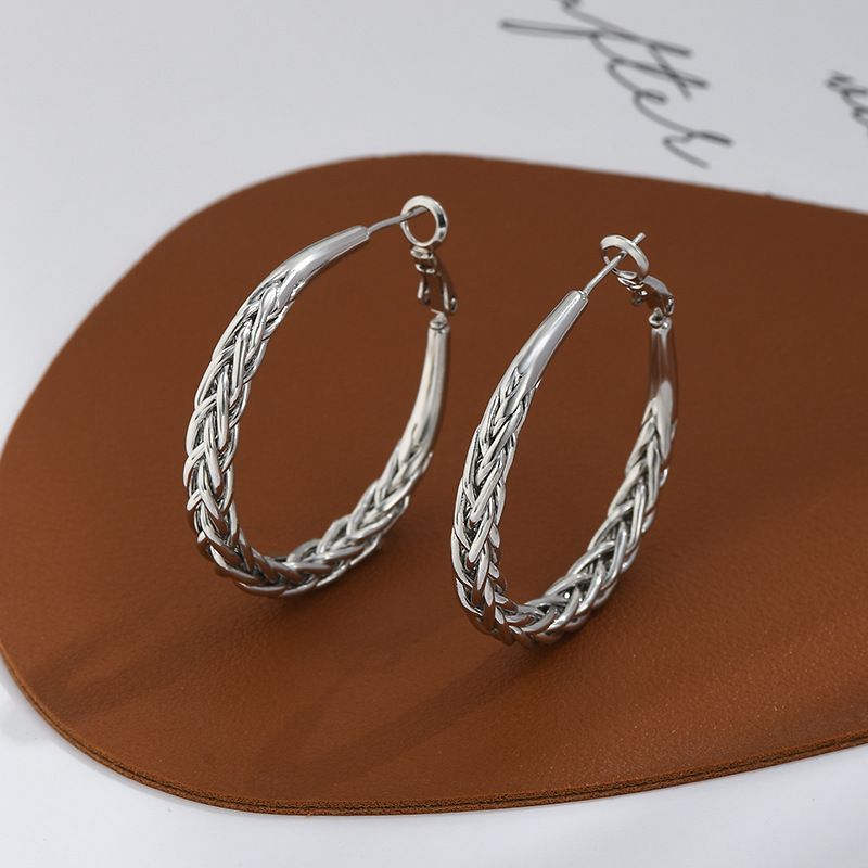 Orecchini rotondi in rame cavo in metallo personalizzati con fibbia per orecchie con temperamento francese del vento freddo_voghion.com