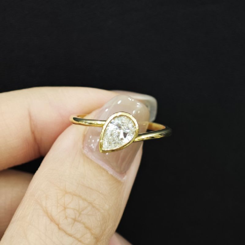 Exquisite High Quality Gold Diamond Ring 0.6 Carat Cultured Diamond Twisted Arm Water Drop Pear Shaped Wedding Ring K Gold Ring_voghion.com
