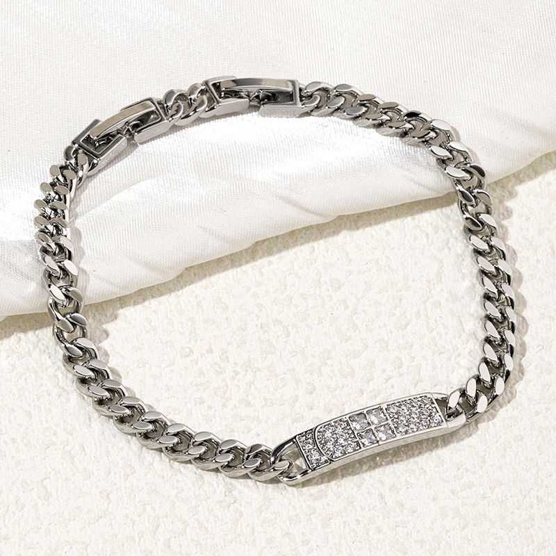 Bracciale semplice alla moda, versatile, in oro rosa, con catena cubana leggera e di lusso, con bottone pieno di diamanti e naso di maiale._voghion.com