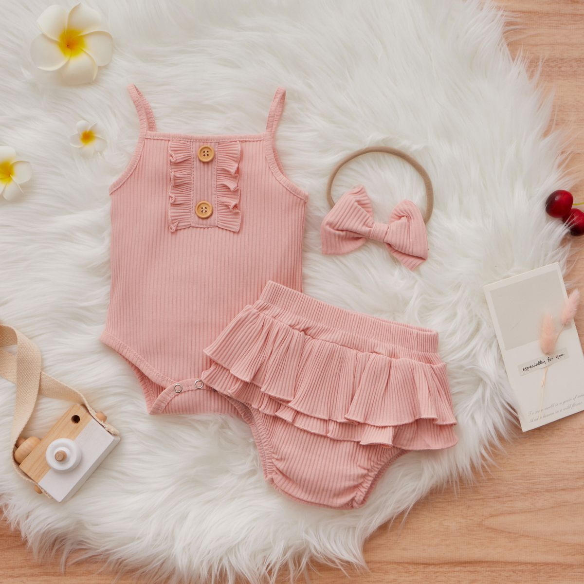 Treasure salary children's clothing style summer solid color suspender top with ruffle edge wrapped buttocks pants and_voghion.com