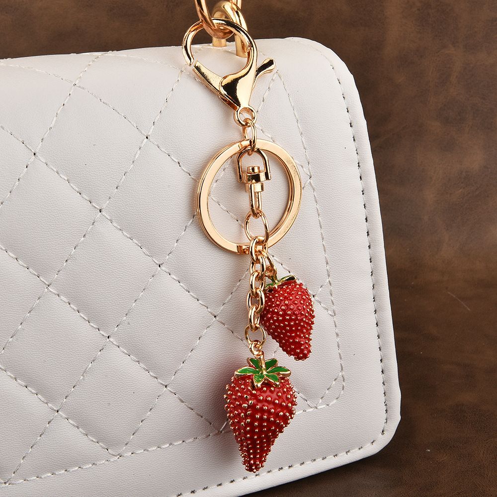 Porte-clés de voiture pour femme en forme de petite fraise, mignon porte-clés en alliage, porte-clés, pendentif de sac._voghion.com