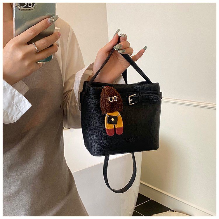 Torebka damska Bucket 2025 Summer New PU na ramię z małym kwadratowym zamkiem błyskawicznym w stylu koreańskim_voghion.com