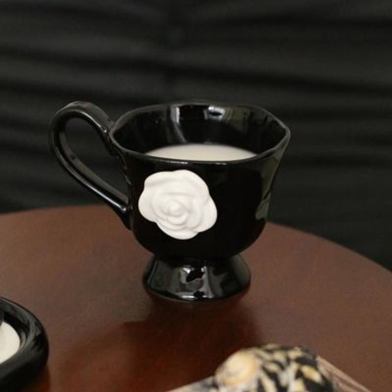 Caneca de cerâmica com estampa de camélia, para uso doméstico, com base alta, para café da manhã de nicho_voghion.com
