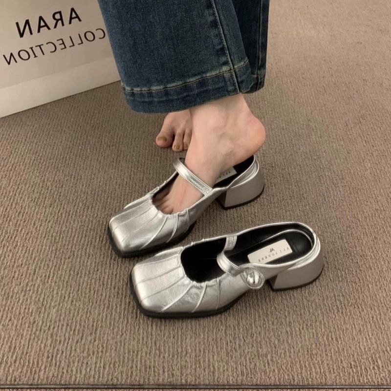 Halbschuhe mit dicken Absätzen und silberner Zehenkappe für den Außenbereich im Frühjahr/Sommer 2025, lässig mit coolem Kick und geradem_voghion.com