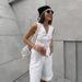 Damenbekleidung Sommer All Match Einfach Ärmellos V-Ausschnitt Weste Shorts Zweiteiliger Anzug Weiß Mode Freizeitanzug_voghion.com