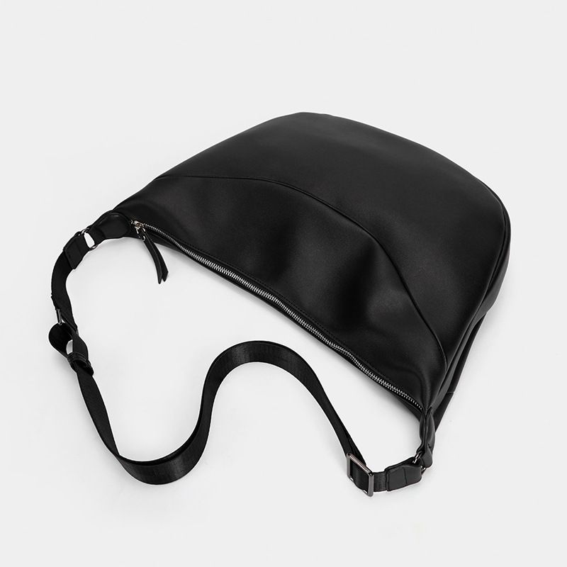 Simple And Generous Crossbody Bag, Large Capacity, Unique Design, Adjustable, Unisex, Black 2025 Fall And Winter New Versatile Personality_voghion.com