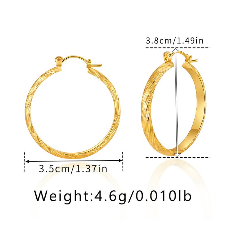 Μοντέρνα σκουλαρίκια κρίκοι σε στυλ INS με επιχρωμιωμένο χάλκινο χρυσό και μινιμαλιστικό μεταλλικό ανάγλυφο_voghion.com