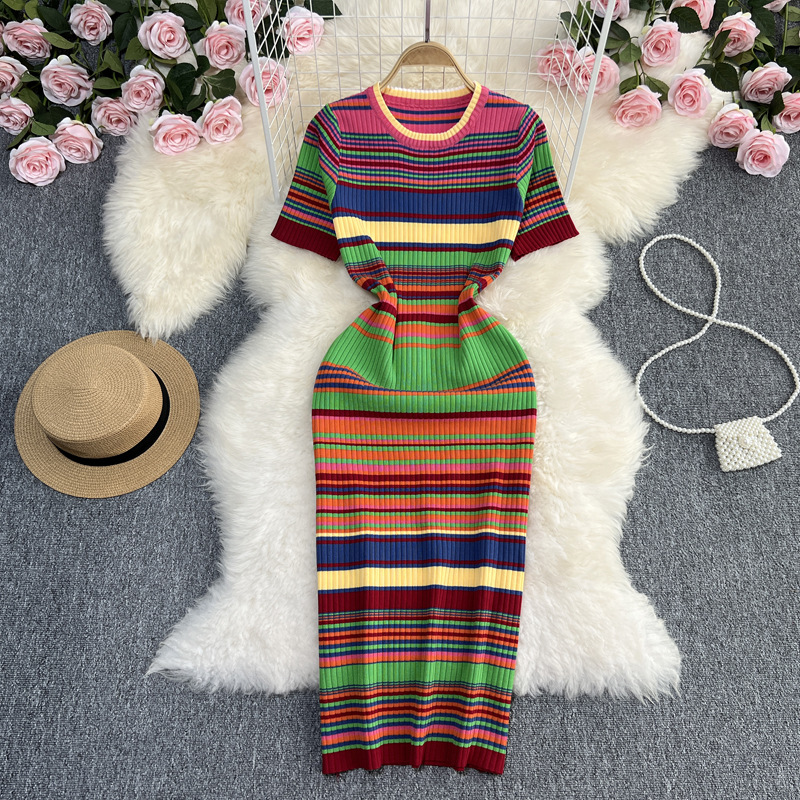 Robe d'été style ladylike, manches courtes, rayures arc-en-ciel, col rond, taille amincissante, mi-longue, tricotée, couvrant les hanches, pour femmes_voghion.com