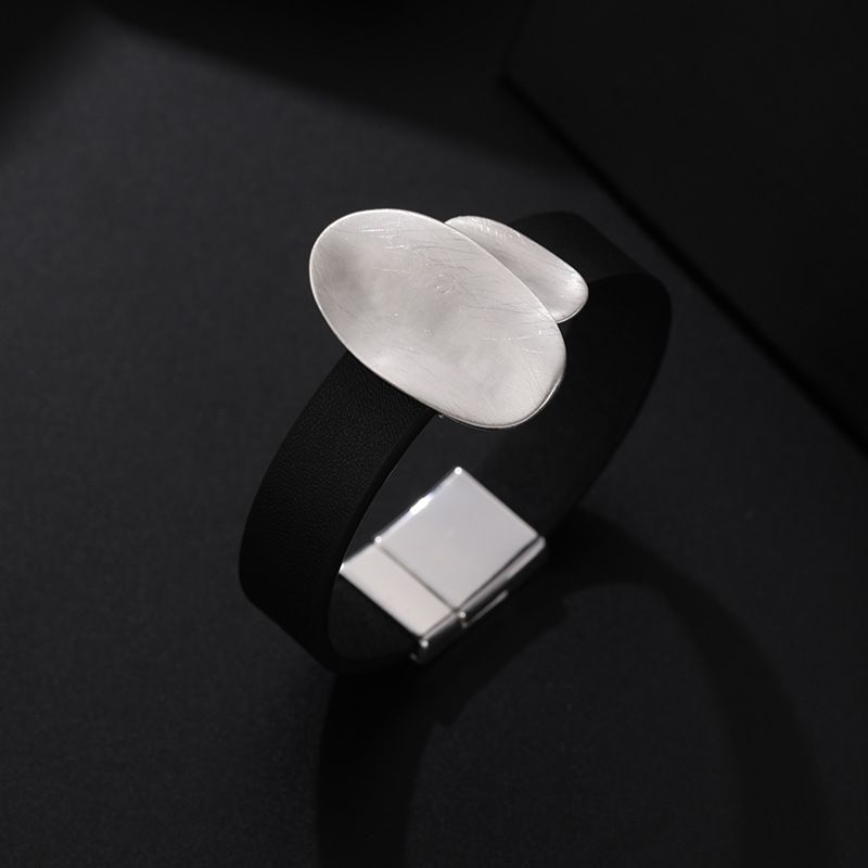 Brushed Oval Versatile Metal High-end Simple Women's Leather Bracelet_voghion.com