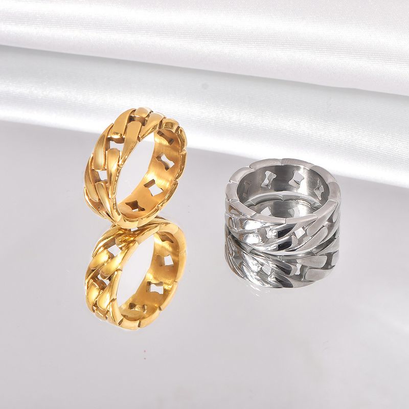 Anello alla moda in acciaio al titanio con catena cubana intrecciata, gioiello fatto a mano dallo stile neutro e cool per uomo e donna._voghion.com