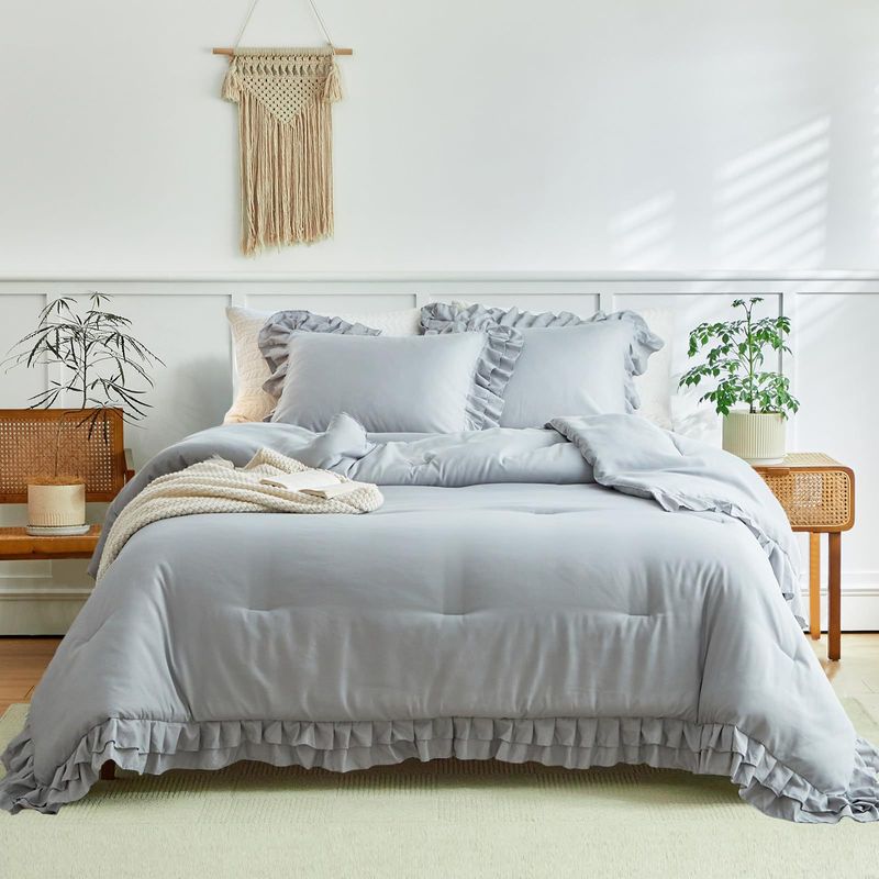 Light Gray Solid Color Ruffled Breathable Queen Size Comforter Sets, All-Season Down-Alternative 3-Piece Bedding Set_voghion.com