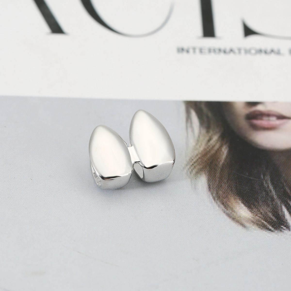 Dental Grill Glossy Hip Hop Trend Vampire Dentures Teeth Grillz Halloween Tooth Accessories Braces_voghion.com