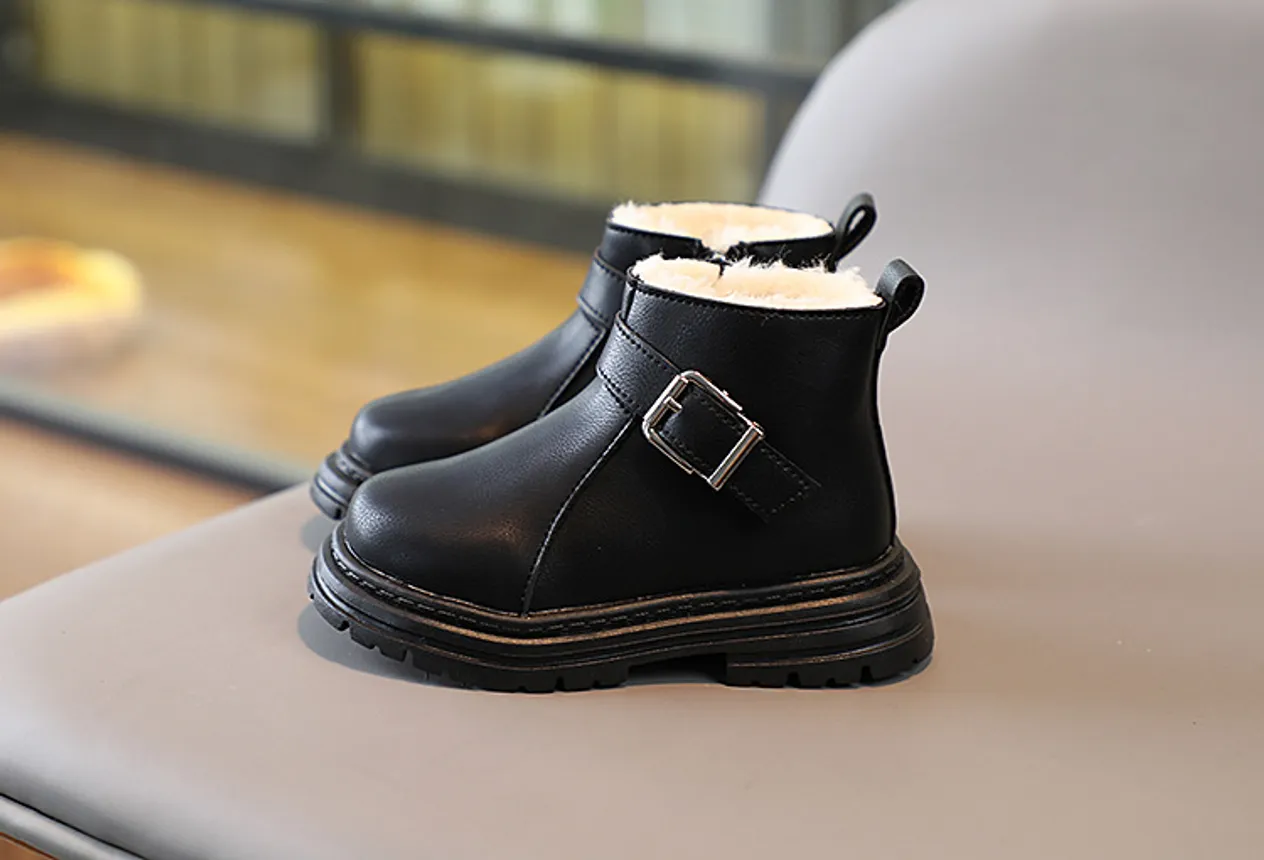 Kids' shoes winter velvet fashion British short boots boys' fashion boots girls soft sole warm cotton boots buckle_voghion.com