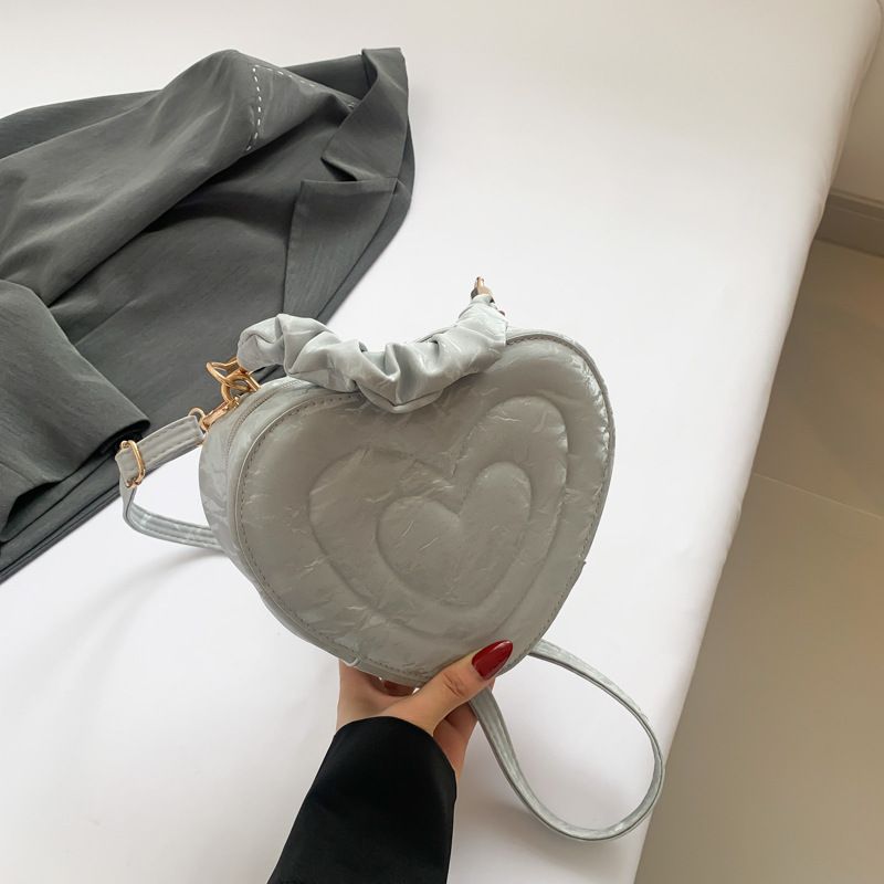 Borsa a tracolla piccola estiva con motivo a cuore testurizzato, tendenza moda casual, per donna, 2024_voghion.com