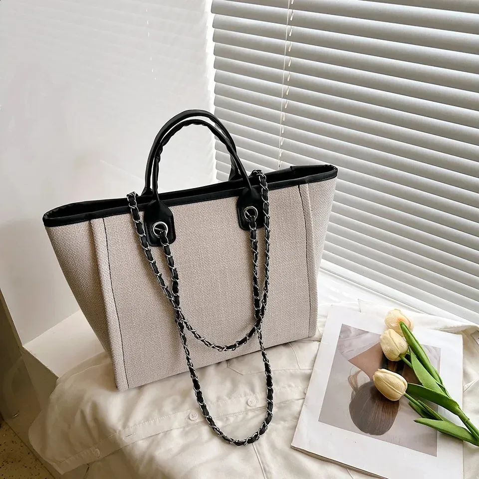 Fashion Simple Canvas Material Large Capacity Chain Zipper Womens Shoulder Tote Bag For Commuter Shopping 240816_voghion.com