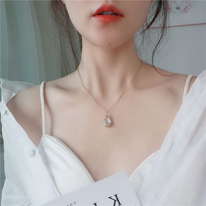 2021 Tulip Flower Necklace Cat's Eye Stone Diamond Pendant Women's Personalized Collar Chain with Colorless Design_voghion.com